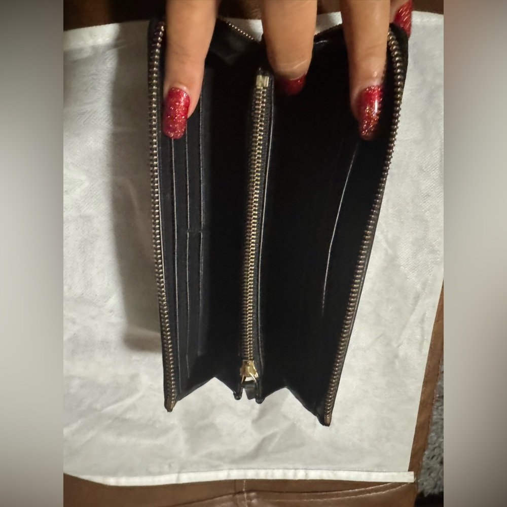 Gucci Sukey Long Wallet - Picture 8 of 13
